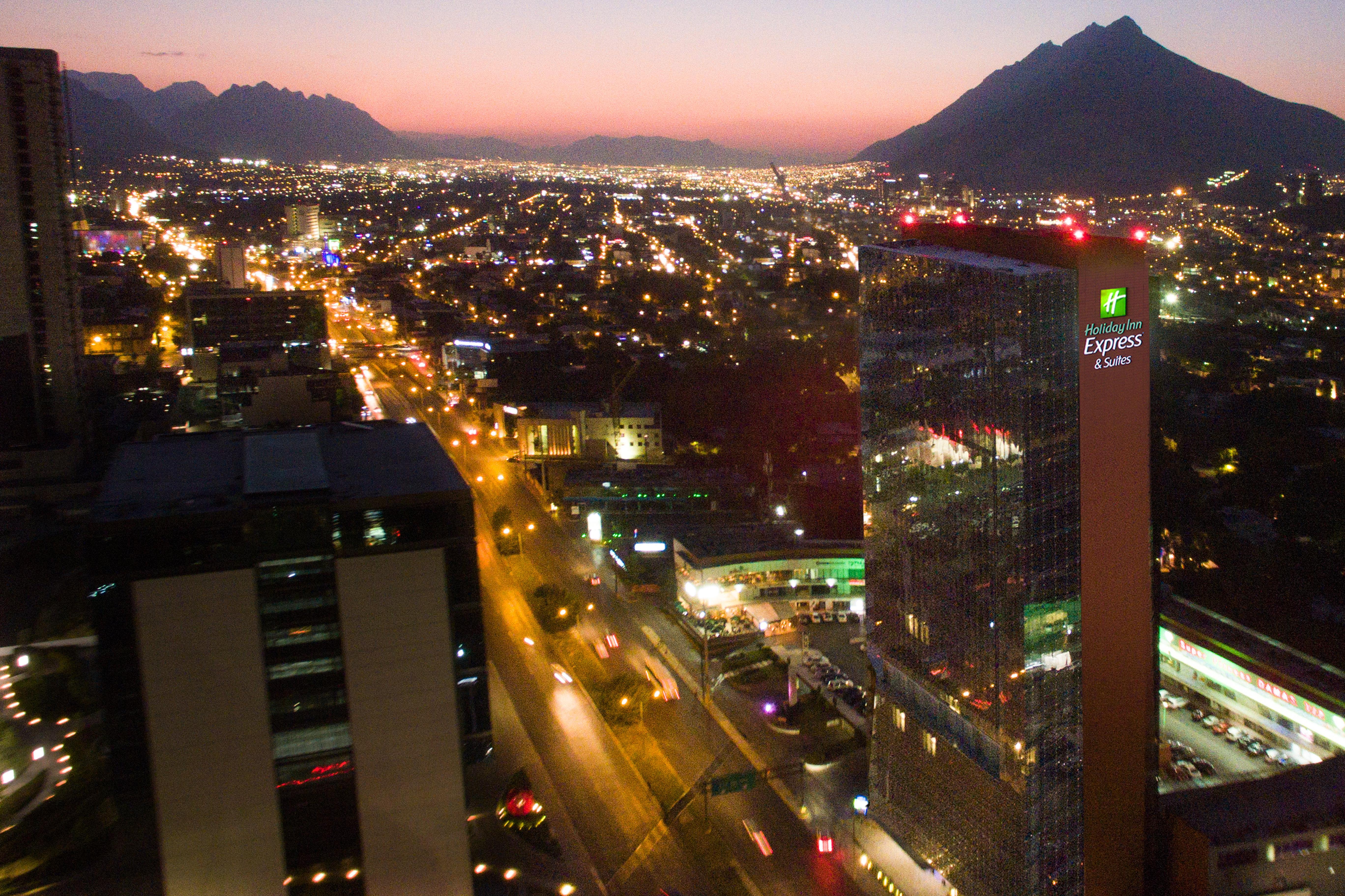 Holiday Inn Express & Suites Monterrey Valle By Ihg San Pedro Garza García Kültér fotó