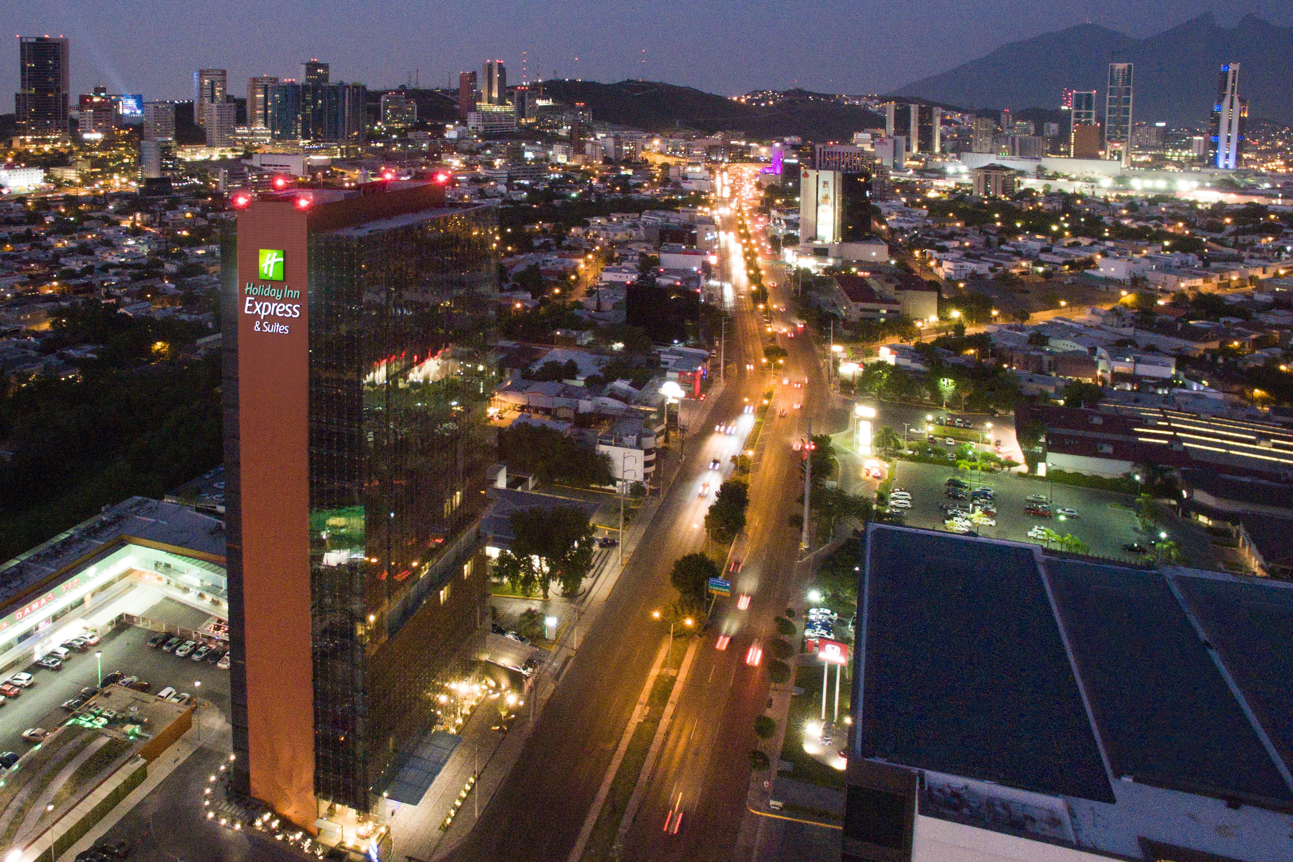 Holiday Inn Express & Suites Monterrey Valle By Ihg San Pedro Garza García Kültér fotó
