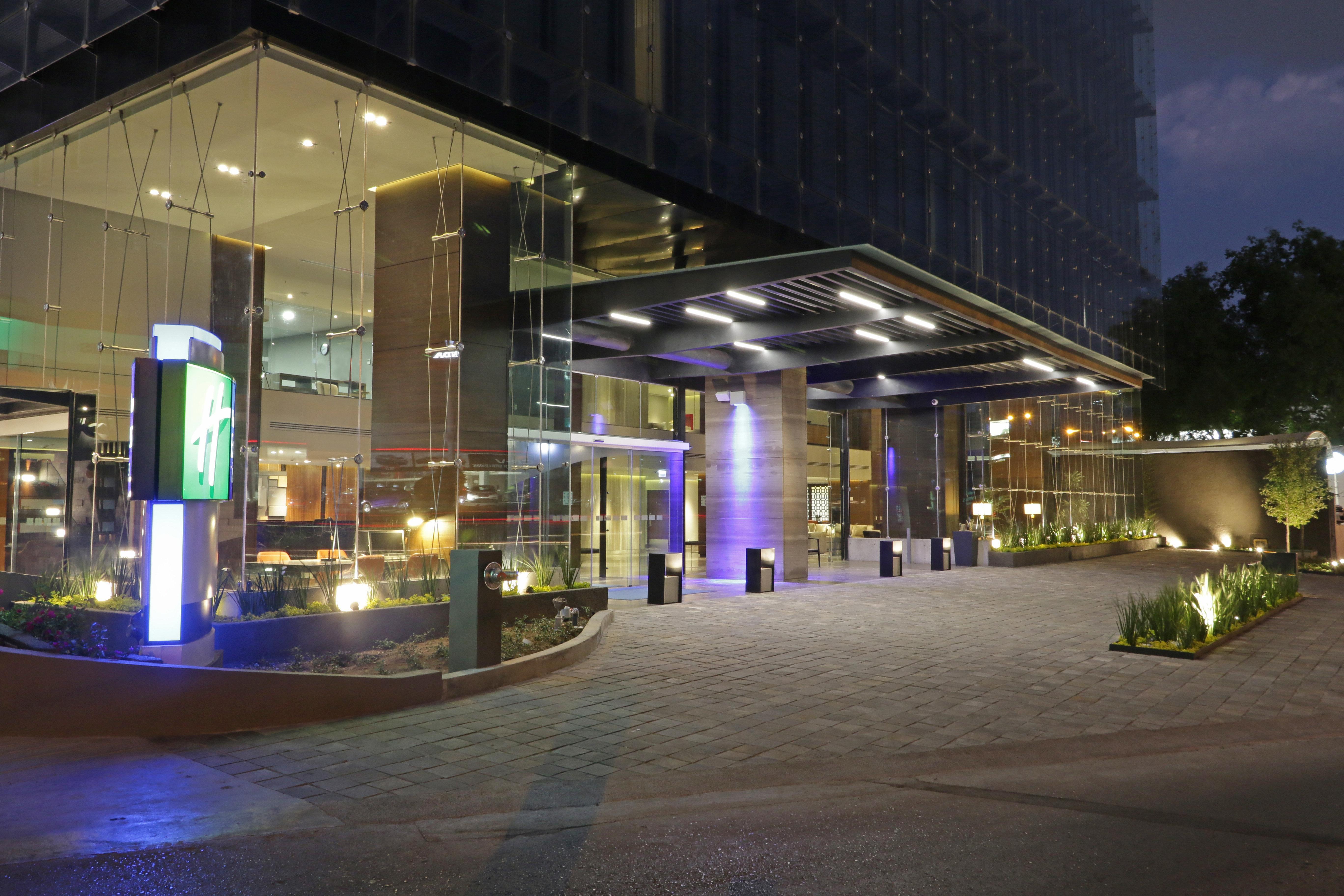 Holiday Inn Express & Suites Monterrey Valle By Ihg San Pedro Garza García Kültér fotó